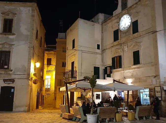 Frühstückspension White Polignano 08 4*