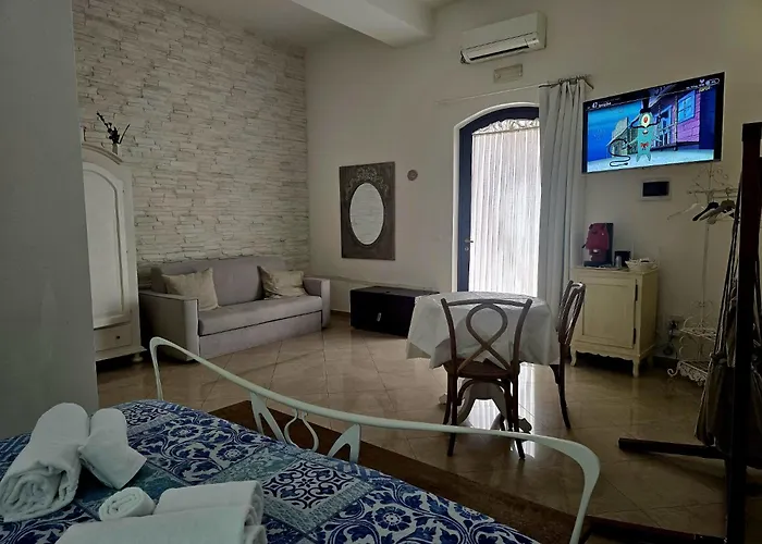 White Polignano 08 4*