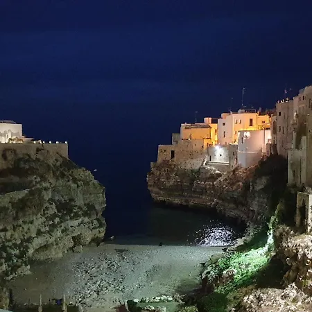 White Polignano 08
