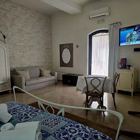 White Polignano 08 4*