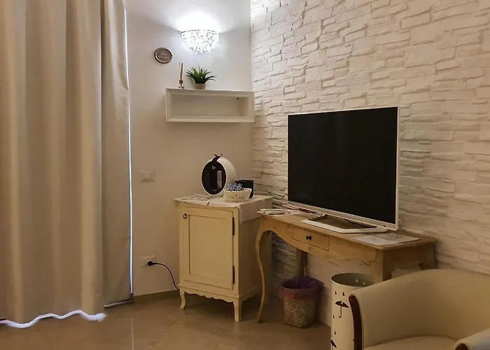 Alojamento de Acomodação e Pequeno-almoço White Polignano 08 4*